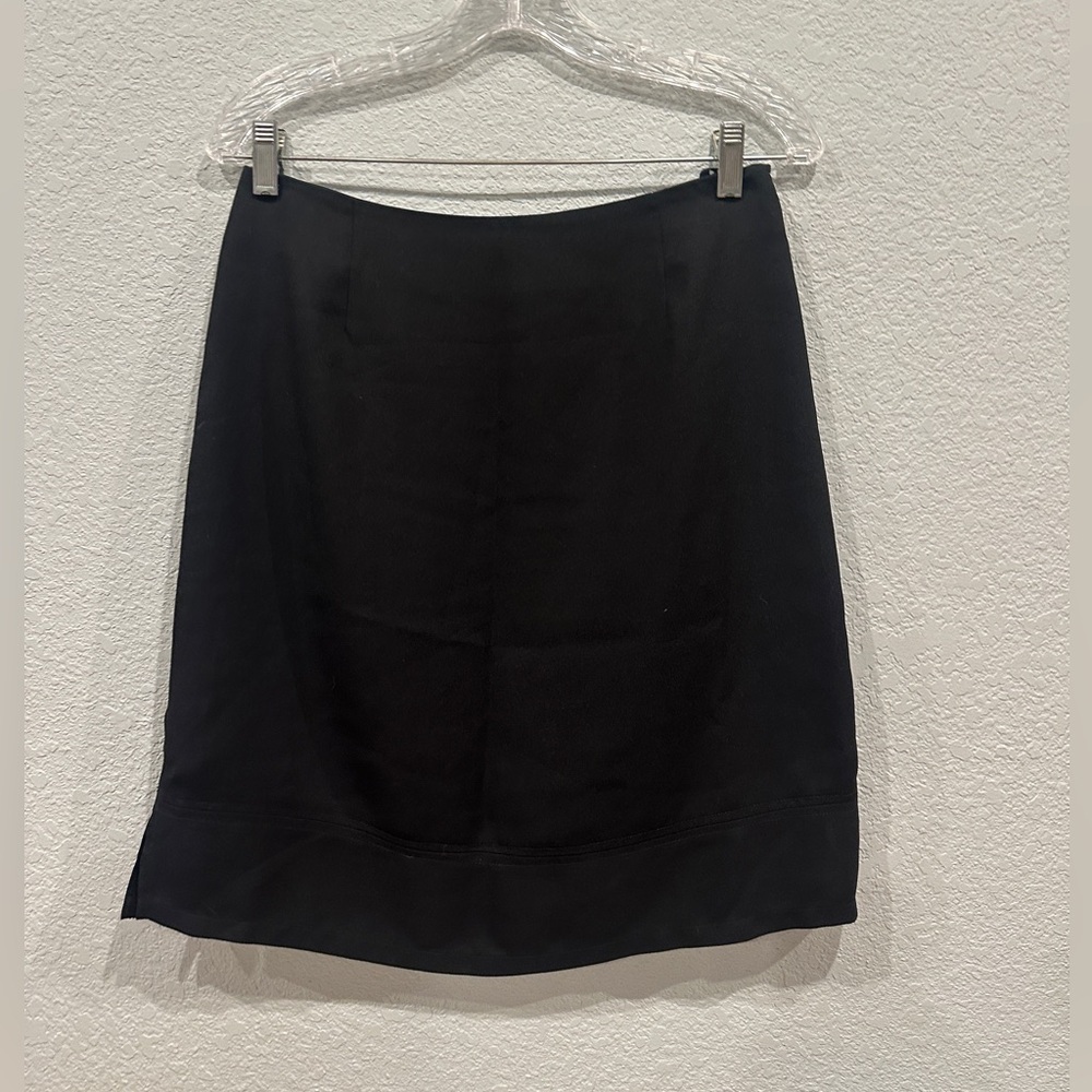 Like new Banana Republic black pencil skirt - 8